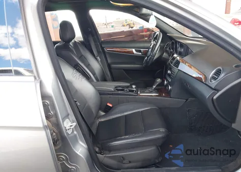 2014 Mercedes-Benz C 250 Sport из США, поврежденный, VIN WDDGF4HB6EA963602